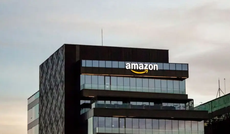 Amazon cresce a Milano: apre il nuovo campus con 1.700 postazioni e uno sguardo sullo skyline