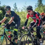 Giovani corridori sulle strade della tradizione