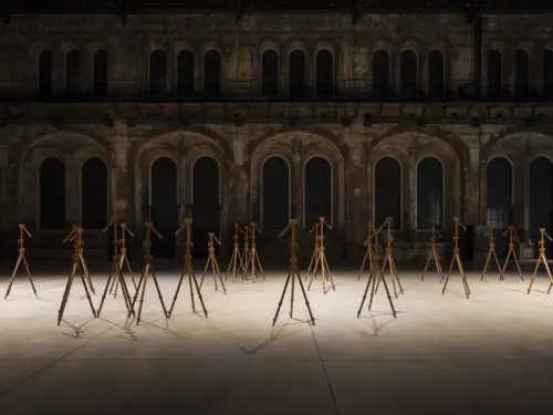 Remo Salvadori: Un Itinerario Artistico attraverso Tre Luoghi Simbolo di Milano