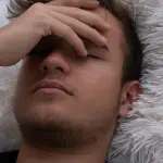 Come misurare la febbre senza termometro: ascoltare il corpo, riconoscere i segnali e valutare con precisione