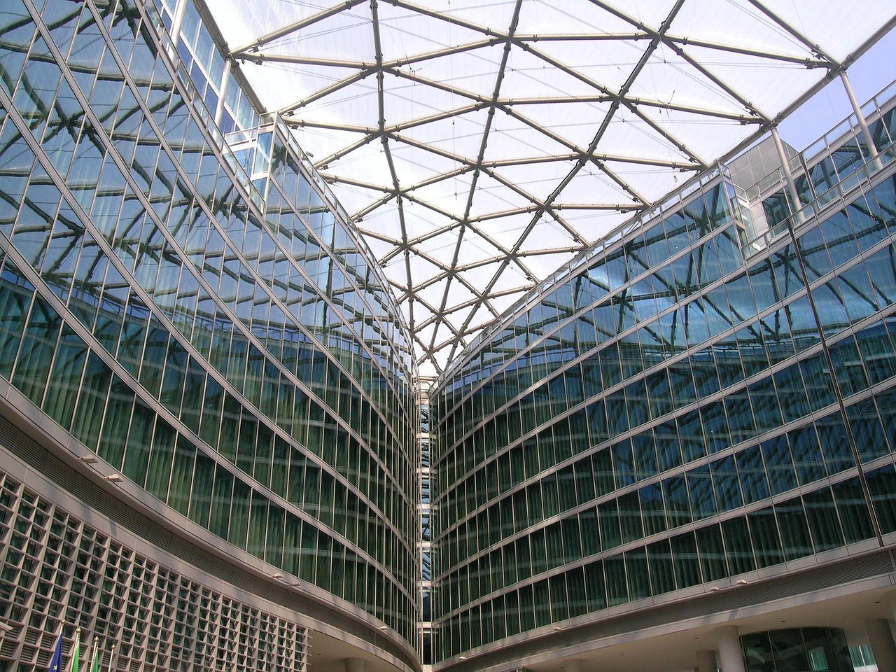 Palazzo Lombardia inaugura “Cuore di marmo” per i “Cuori Olimpici”: taglio del nastro alle 16