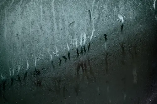 Come fare un deumidificatore fai da te: metodi semplici ed efficaci