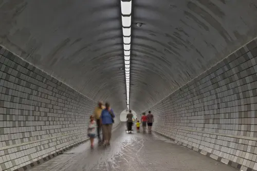 Rogoredo–Santa Giulia: il sottopasso della stazione rinasce con l’arte partecipata