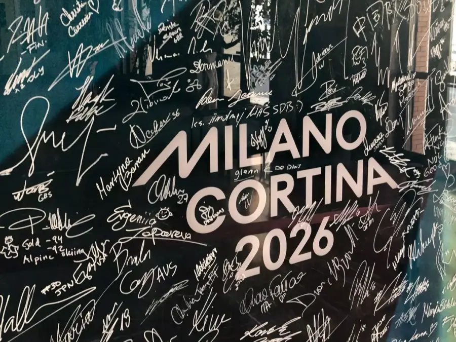 Milano, il Murale della Tregua Olimpica trova casa alla piscina Cozzi
