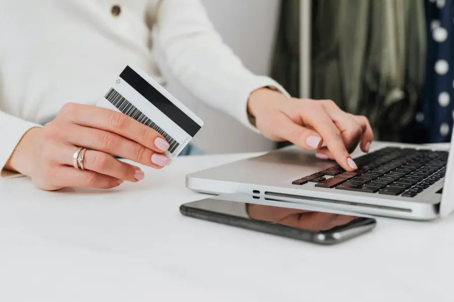 Milano, 3,4 milioni di acquirenti online nell’area metropolitana
