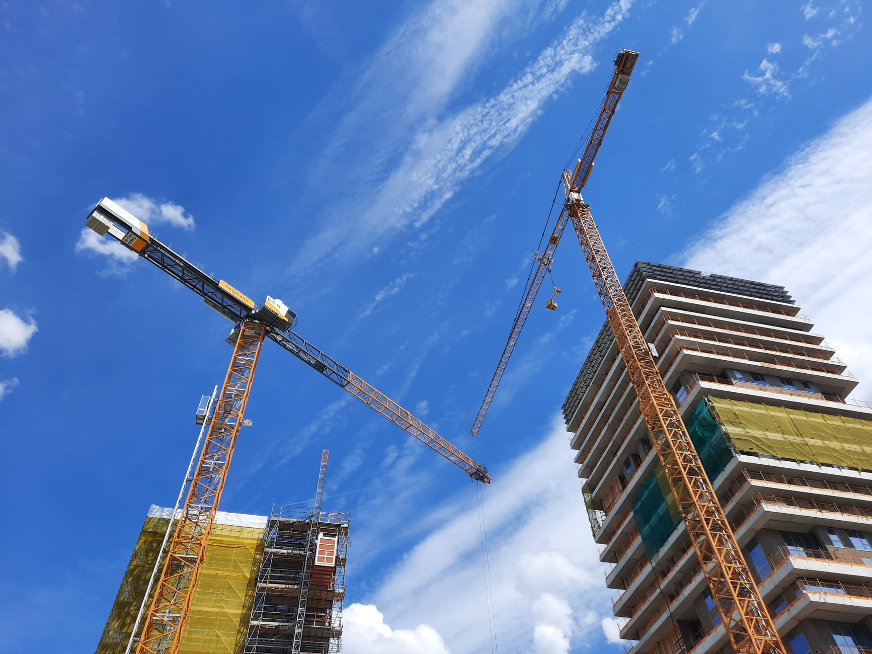Milano, cantieri aperti dalle 6 del mattino: scatta la deroga ai limiti acustici
