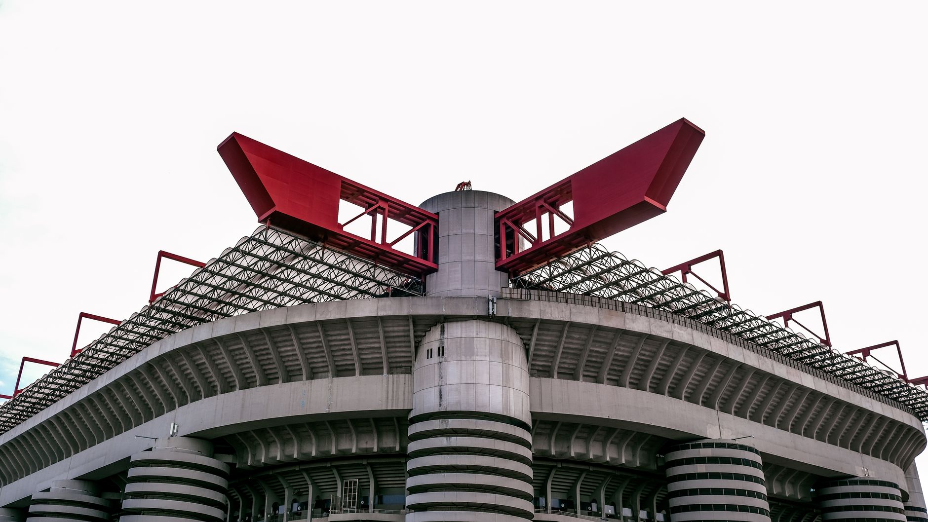 San Siro verso il nuovo stadio: demolita la biglietteria e chiuso il parco
