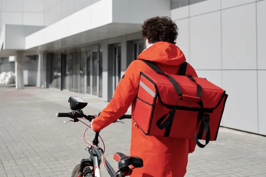 Caldo estremo a Milano, nuova ordinanza per proteggere i rider in bicicletta