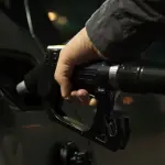 Caro benzina, il primato nazionale è a Milano: i prezzi raggiunti al self service
