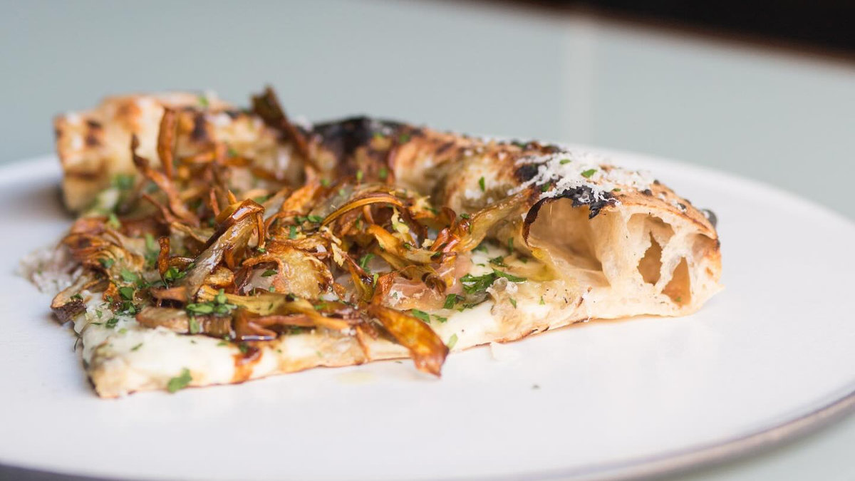 la pizza di Confine a Milano