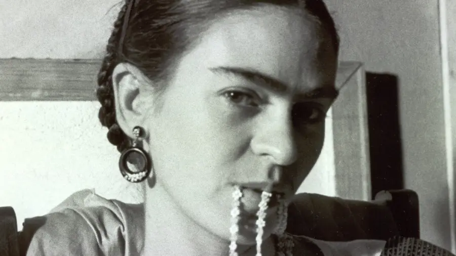 Frida Kahlo a Milano: la nuova mostra racconta come è nato il suo mito